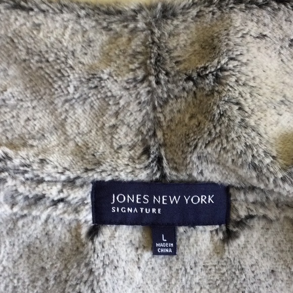 Jones New York Faux Leather Vest NWOT - Picture 6 of 9